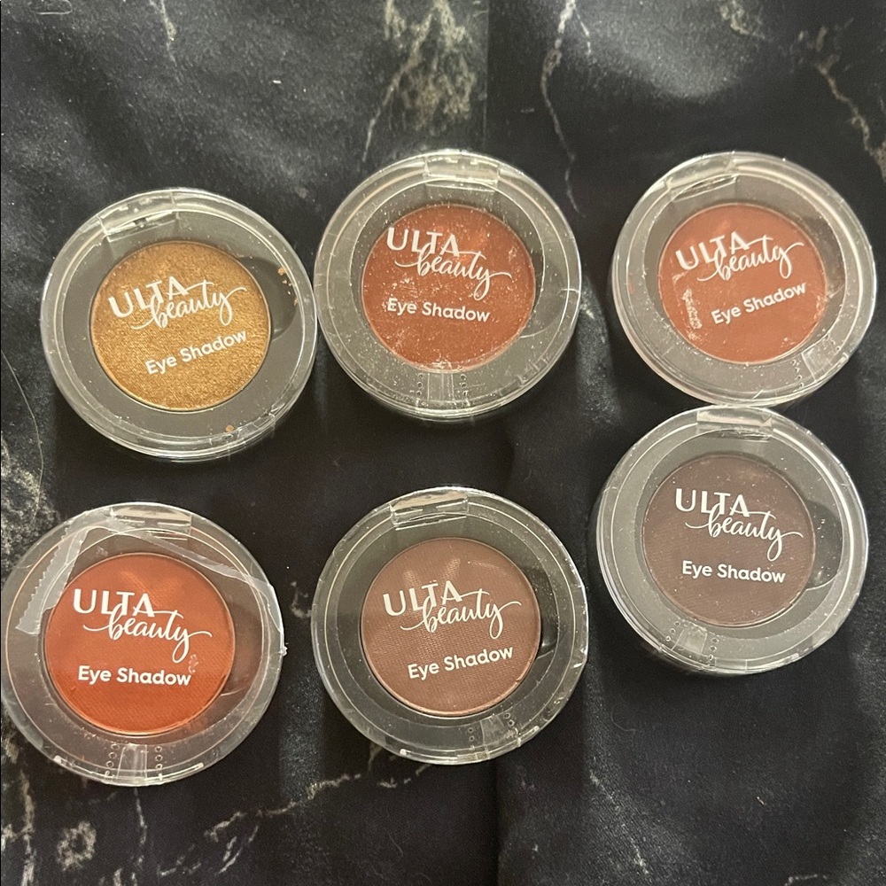 Eye shadow singles